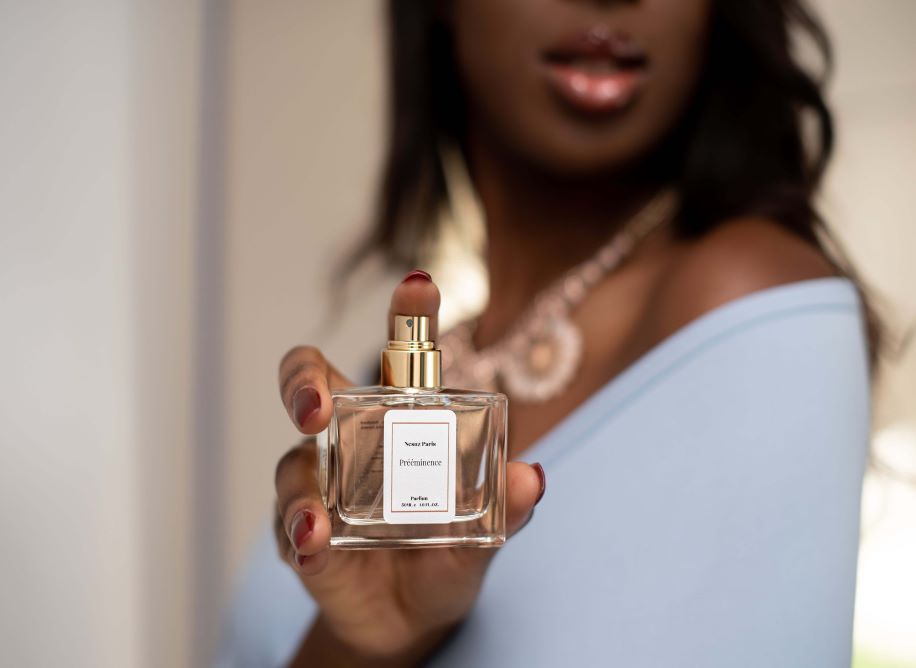 L'histoire d'une marque de Parfum pour Femmes - Les parfums Nesuz