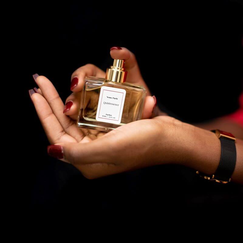 Quintessence un parfum pour femmes d'excellente senteur - Les Parfums Nesuz
